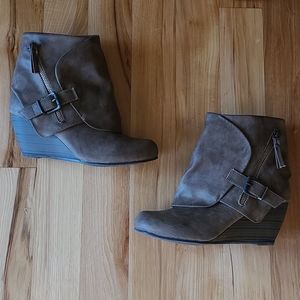 Blowfish Wedge Booties Size 9